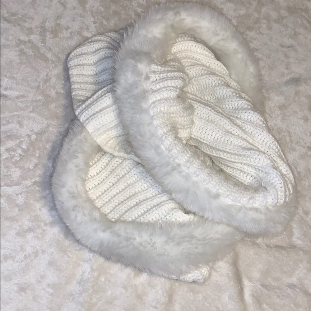 New York and Co. White Infinity Scarf
